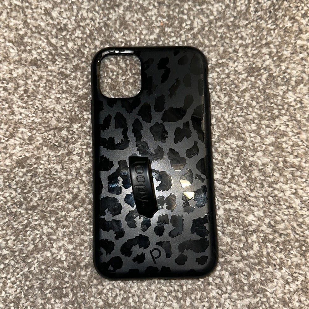 Black Leopard - iPhone 11 Loopy case with black Loopy